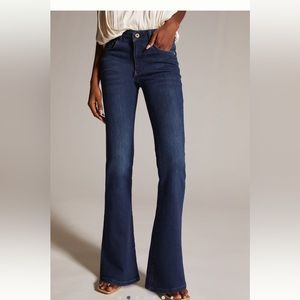 ❤️💕🔥NWOT Pilcro bootcut/ small flare jeans 🔥